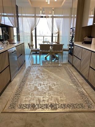 Yüzey Yapısı Deri ve Süetten Oluşan Lazer İşlemeli Dekoratif Halı