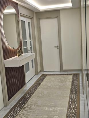 Yüzey Yapısı Deri ve Süetten Oluşan Lazer İşlemeli Dekoratif Halı