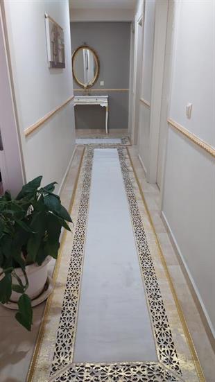 Yüzey Yapısı Deri ve Süetten Oluşan Lazer İşlemeli Dekoratif Halı