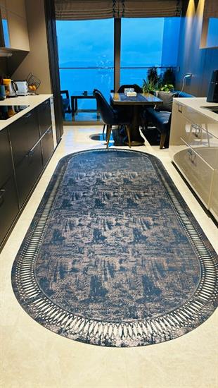 Yüzey Yapısı Deri ve Süetten Oluşan Lazer İşlemeli Dekoratif Halı