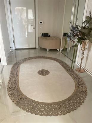 Yüzey Yapısı Deri ve Süetten Oluşan Lazer İşlemeli Dekoratif Halı