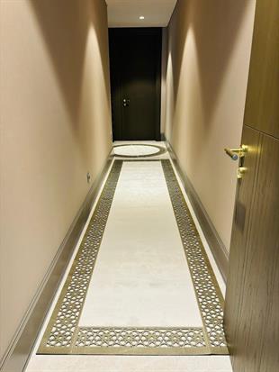 Yüzey Yapısı Deri ve Süetten Oluşan Lazer İşlemeli Dekoratif Halı