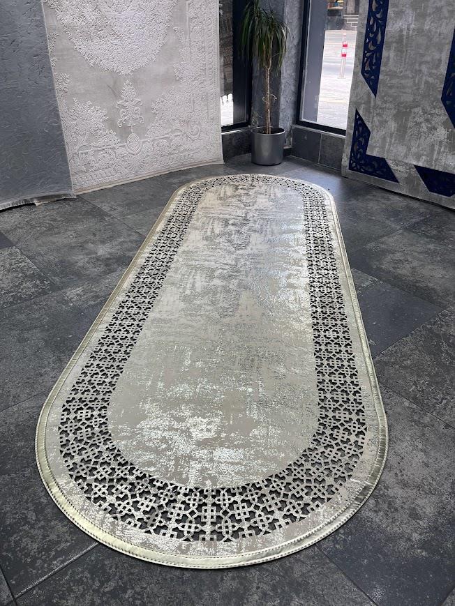 Yüzey Yapısı Deri ve Süetten Oluşan Lazer İşlemeli Dekoratif Halı