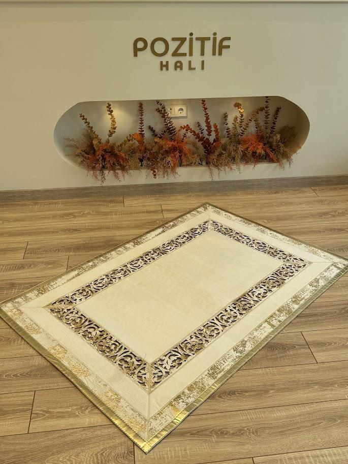 Yüzey Yapısı Deri ve Süetten Oluşan Lazer İşlemeli Dekoratif Halı