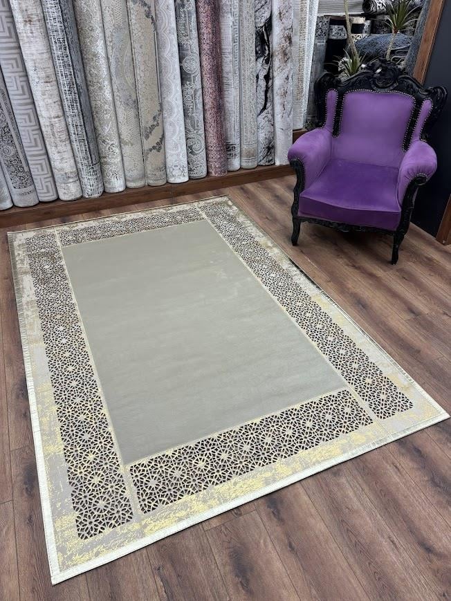Yüzey Yapısı Deri ve Süetten Oluşan Lazer İşlemeli Dekoratif Halı
