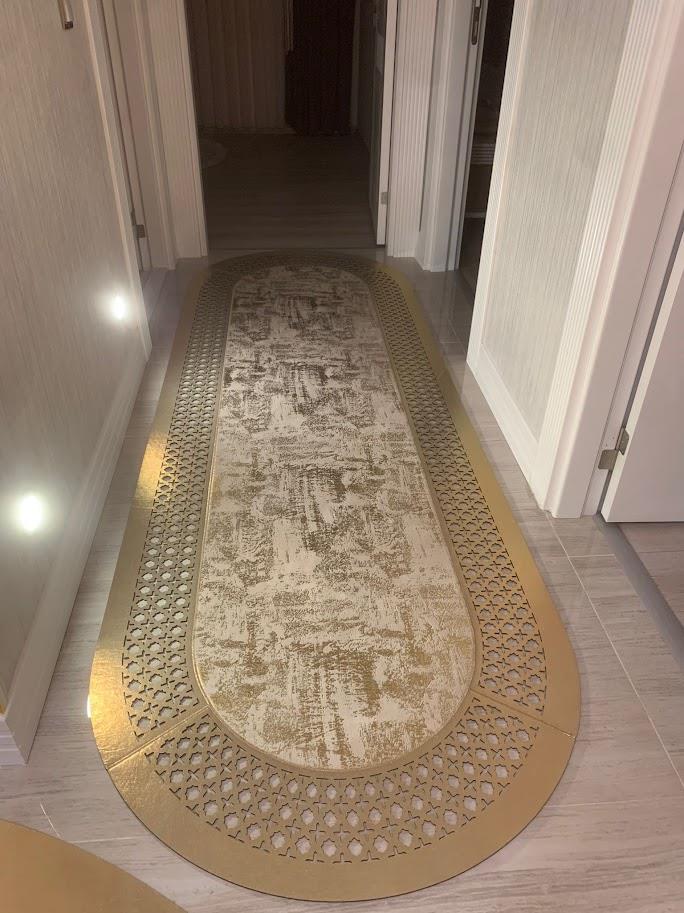 Yüzey Yapısı Deri ve Süetten Oluşan Lazer İşlemeli Dekoratif Halı