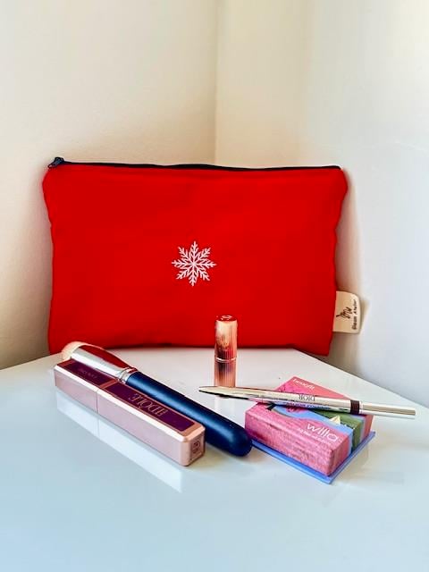 Kırmızı Nakışlı Makyaj&Aksesuar Çantası