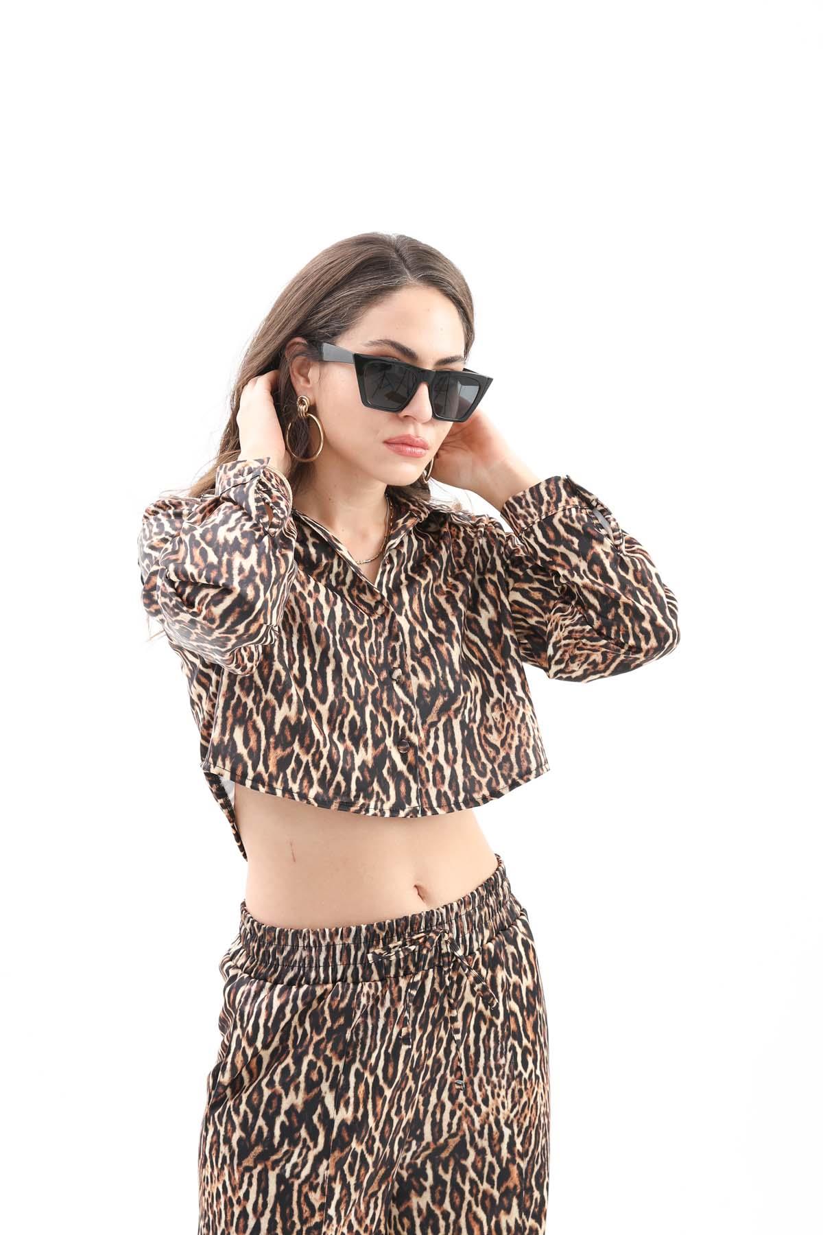Leopar Desen V Yaka Kısa Saten Gömlek - Siyah