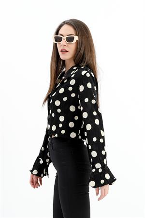 Omuzları Vatkalı Kolları Volanlı Puantiyeli Saten Gömlek - Siyah-Ekru