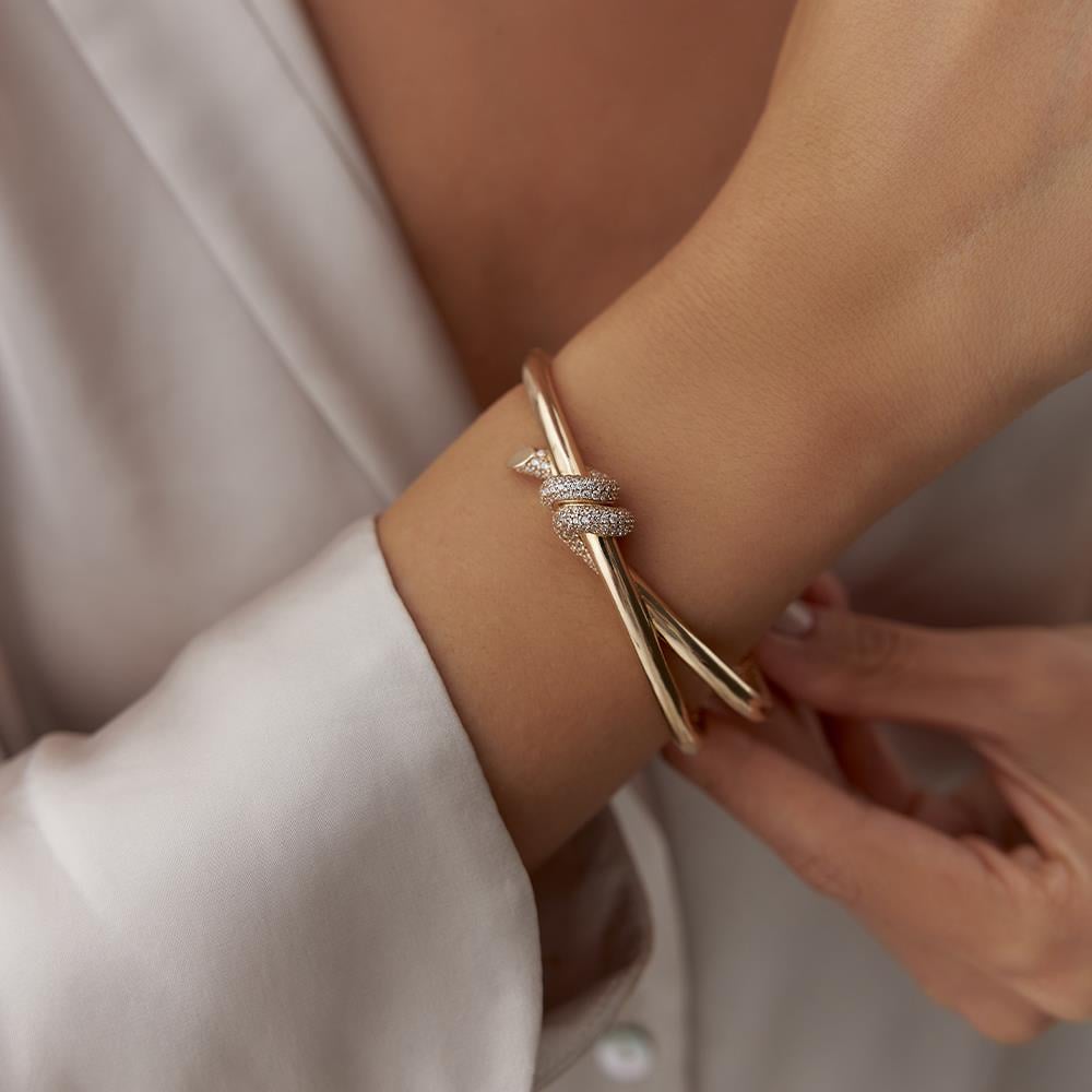 Tiffany Knot Model Taşlı Altın Kelepçe