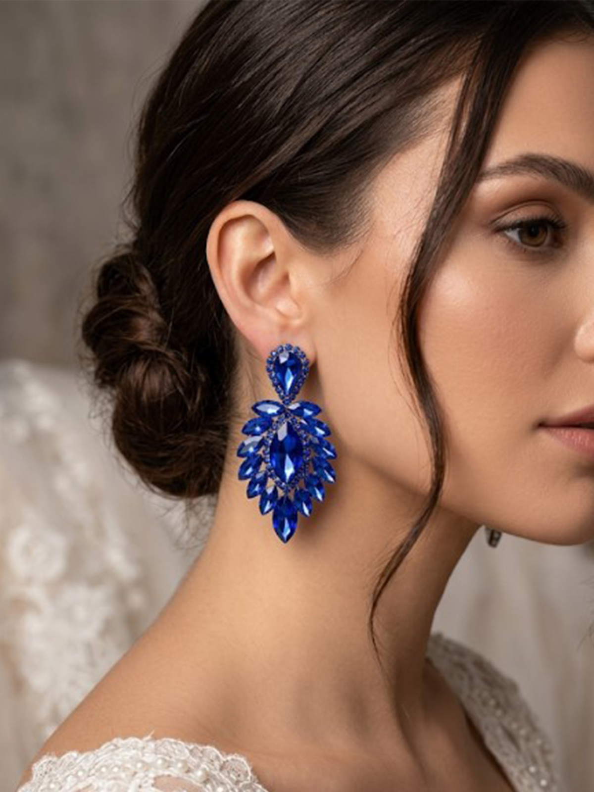 Saks mavisi Rengi Vera Mekik Vip Kristal Taşlı Abiye Gelin Küpesi
