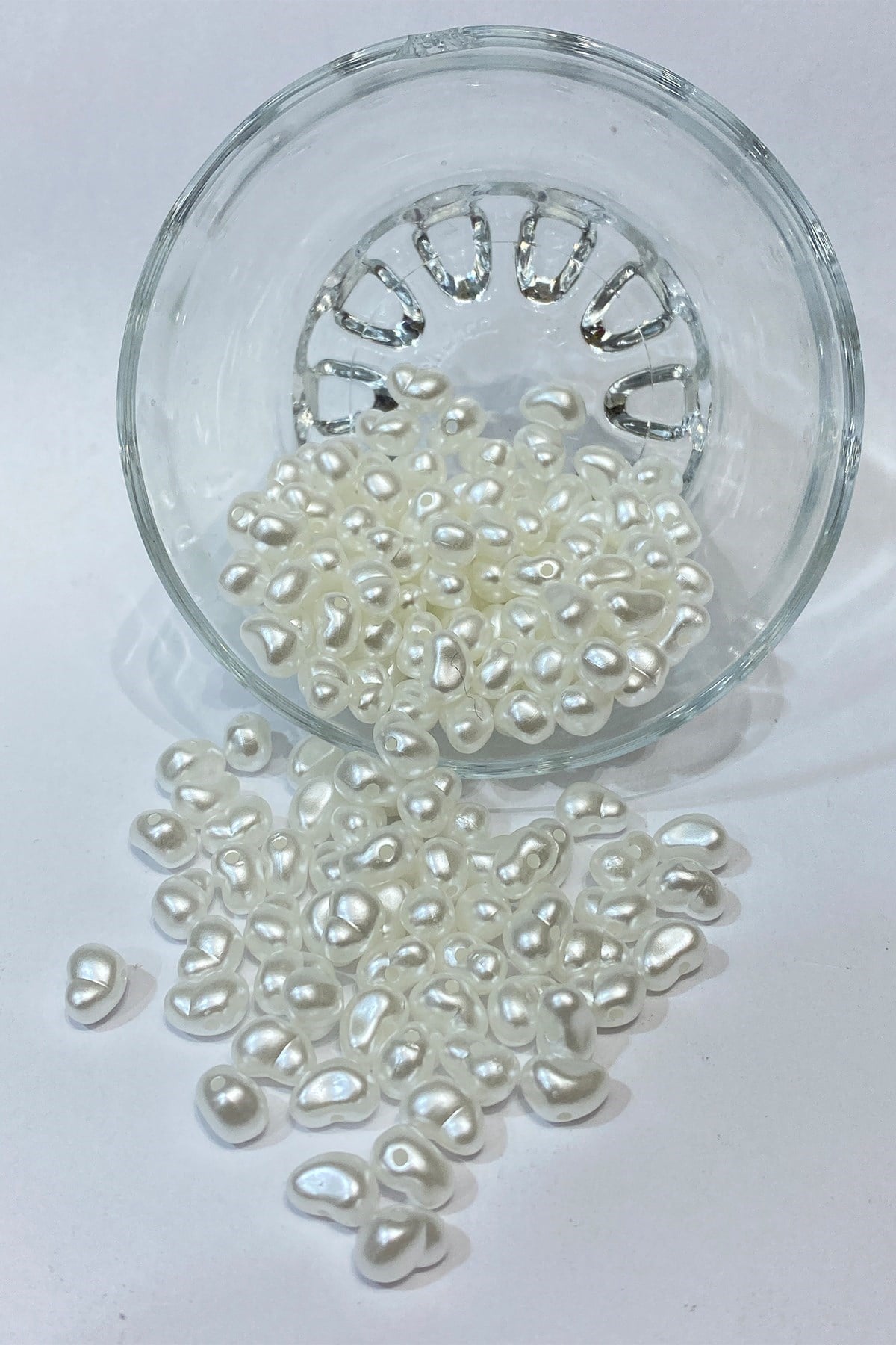 Beyaz Şekilli Yamuk Plastik İnci 50 gr