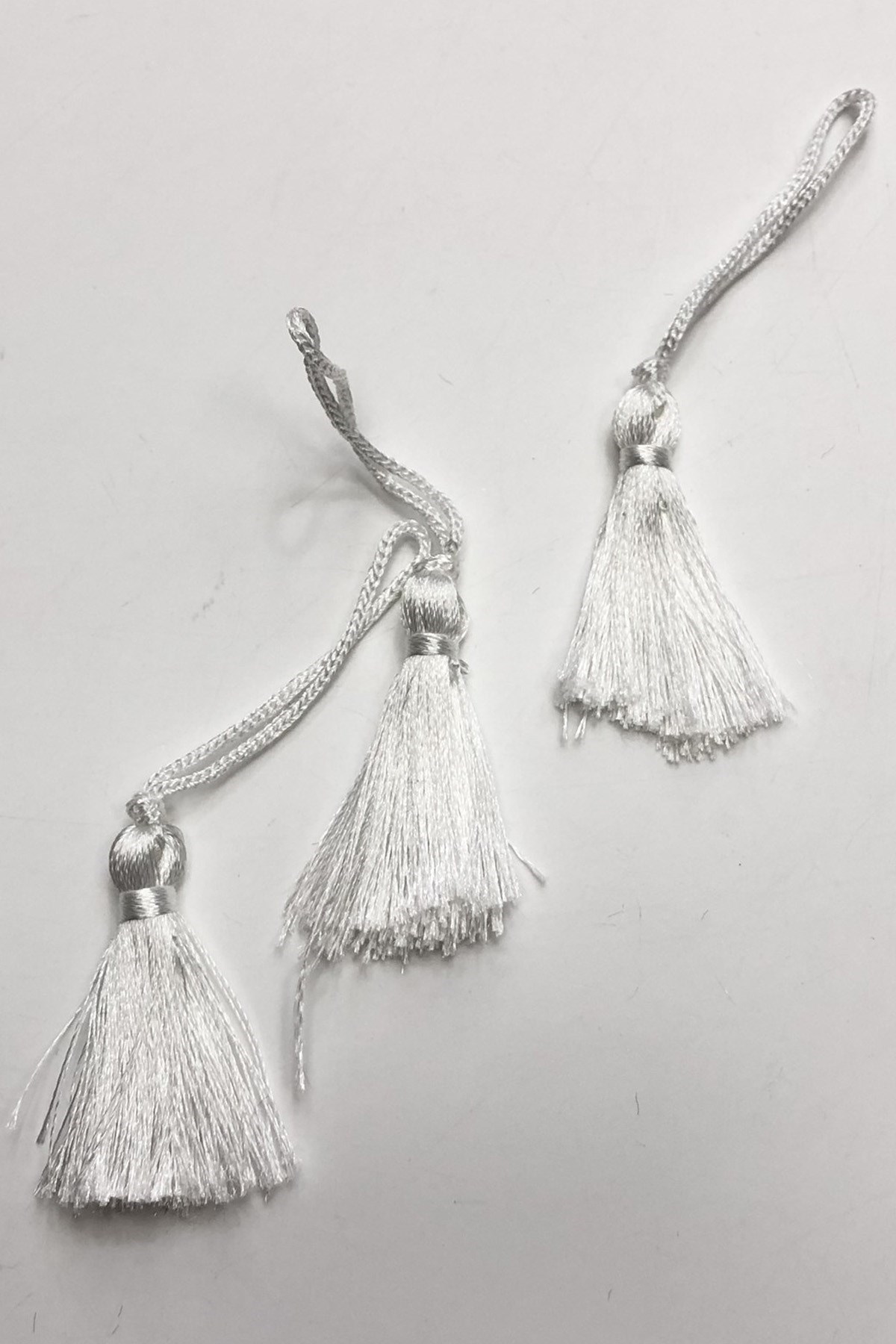 Beyaz Tekli Püskül 4 cm  ( 10 adet )