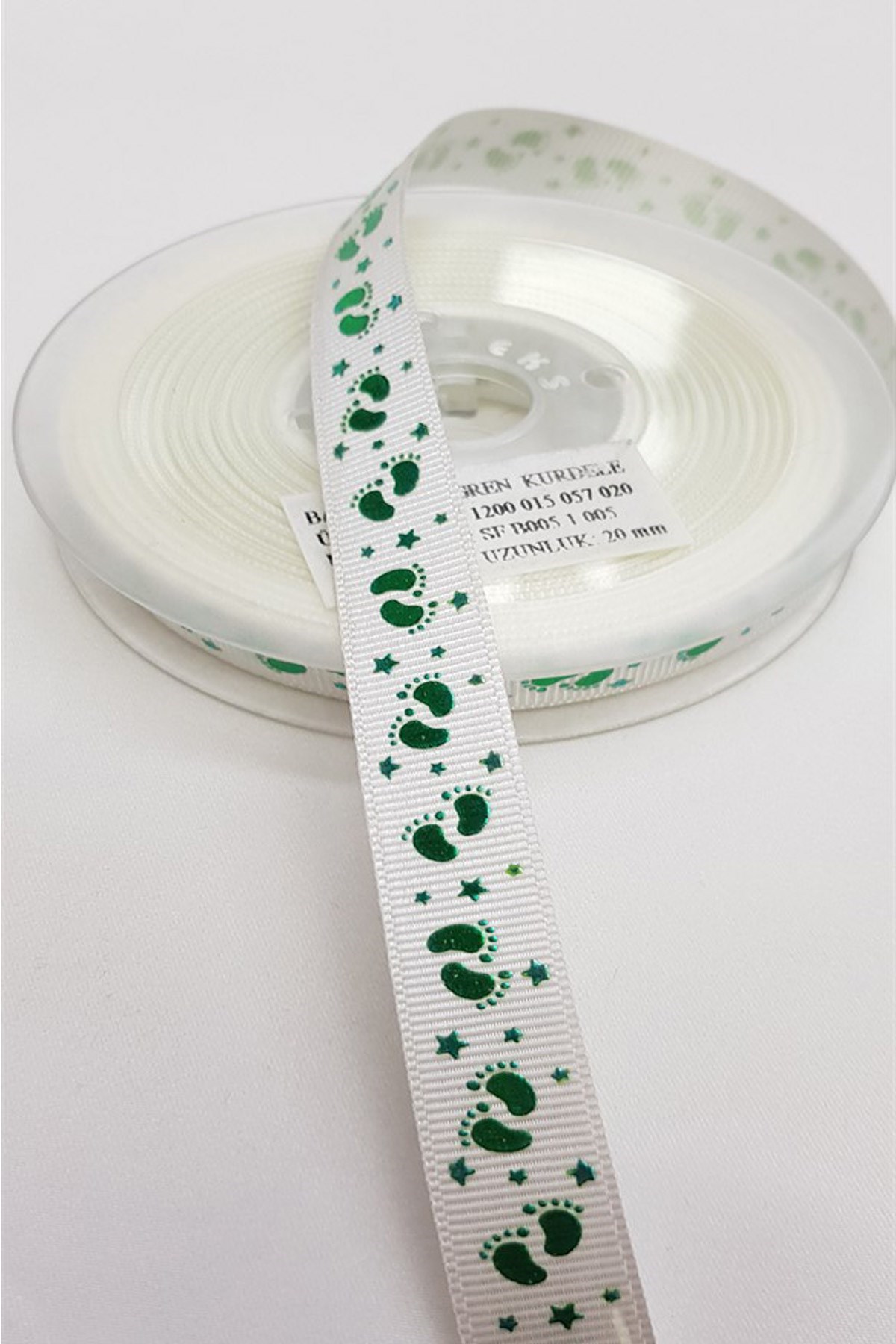 Beyaz Yeşil Grogren Kurdele Bebek Temalı 1,5 cm