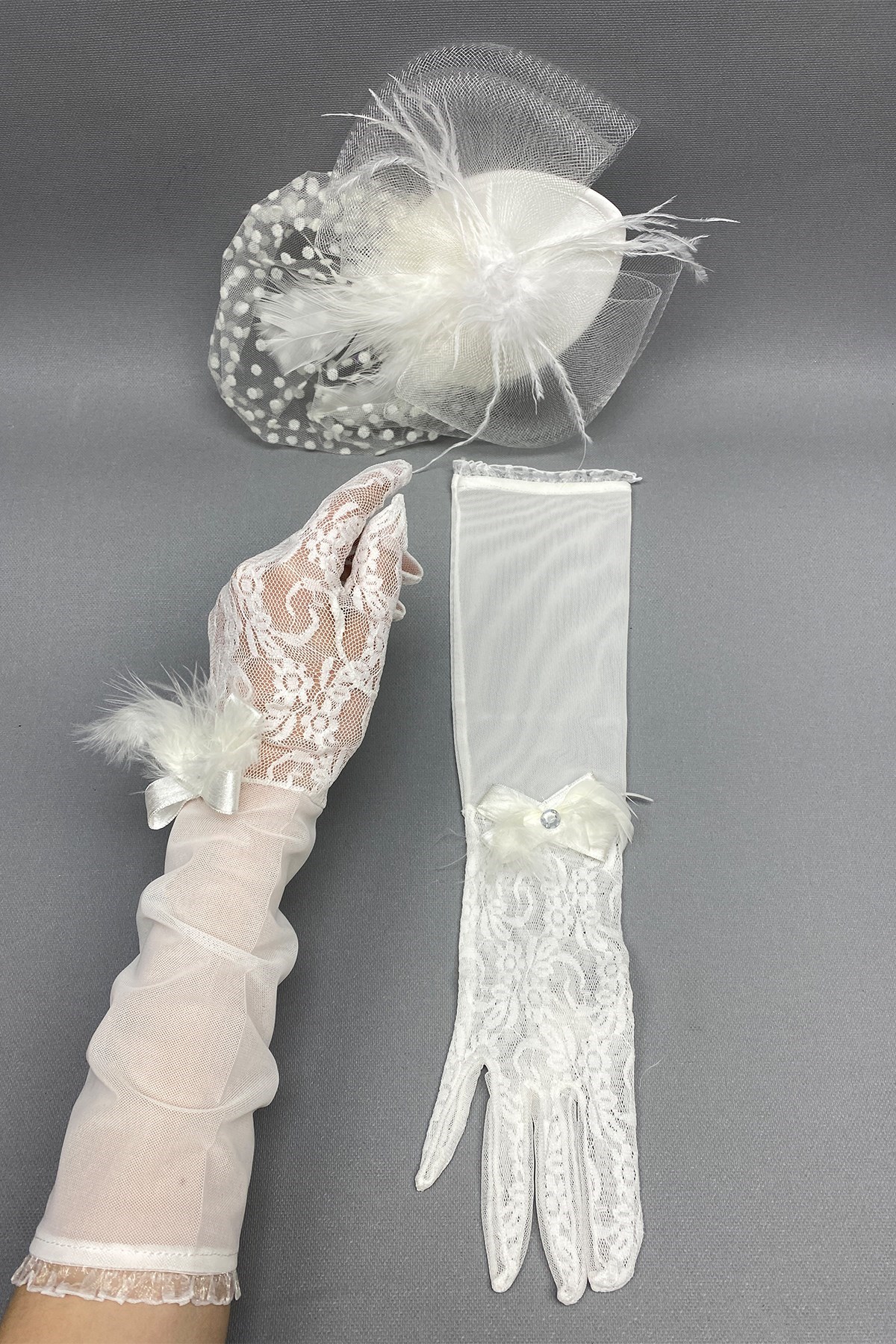 Dantelli Gelin Eldiveni ve Puantiyeli Nikah Şapkası