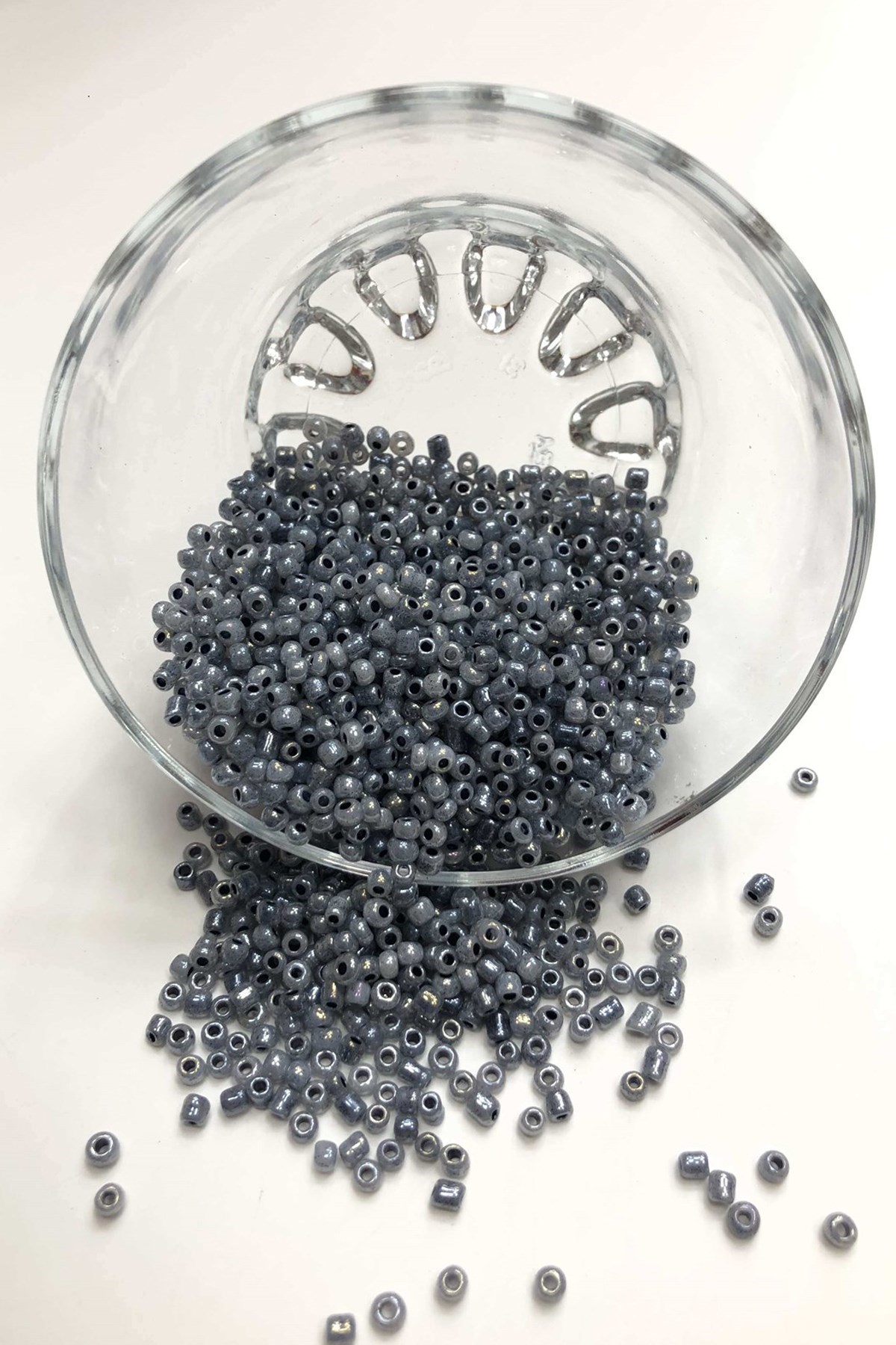 Gri Kum Boncuk Orta Boy 3 mm 50 gr