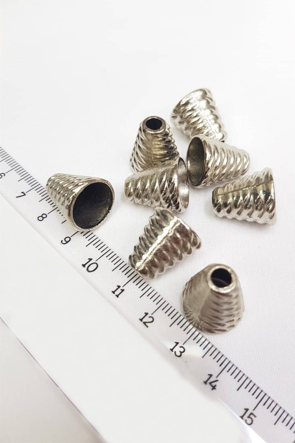 Gümüş Metal Huni Kapat 02