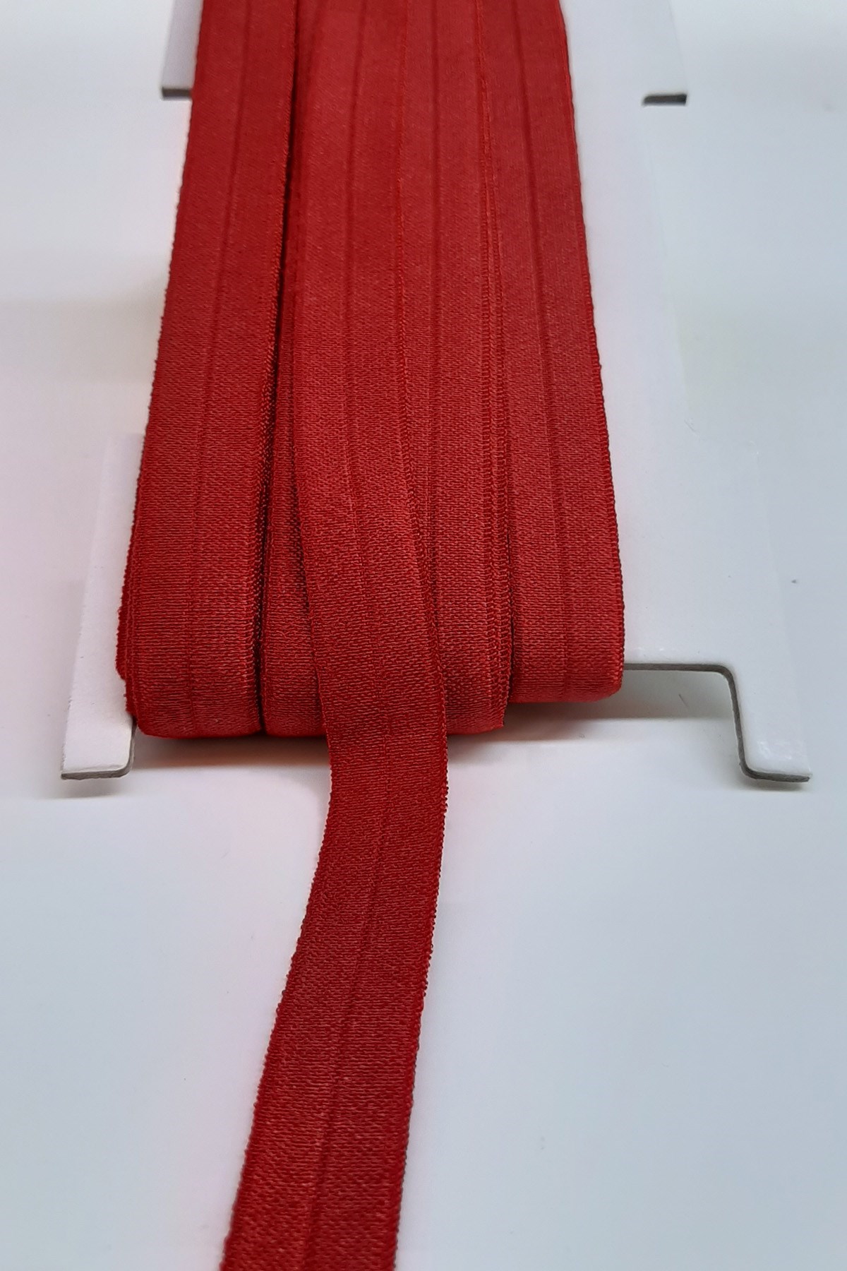 Kırmızı Lastikli Saç Bandı 1,5cm