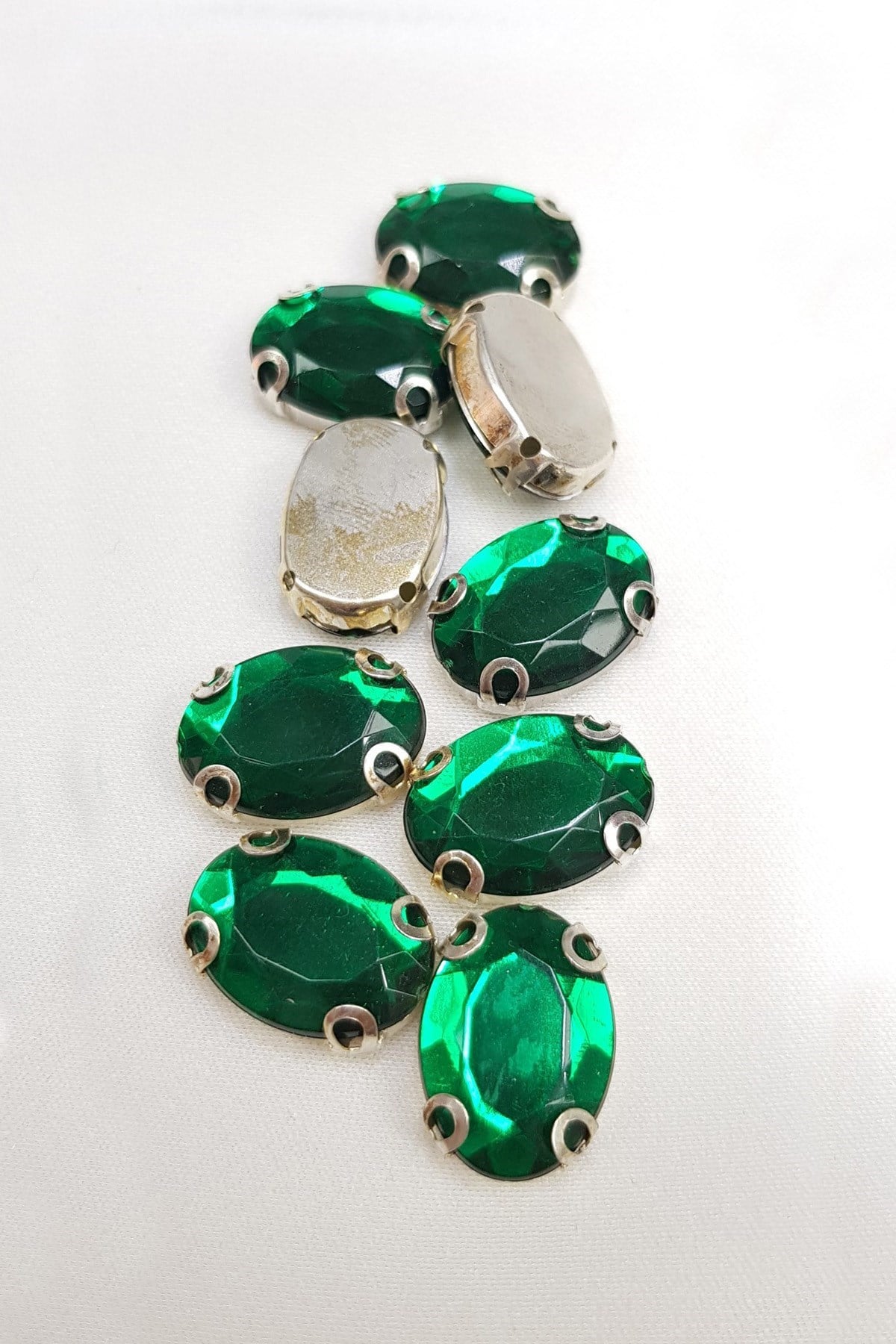 Oval Yeşil Kasalı Dikme Taş 1,5-2 cm 10 adet