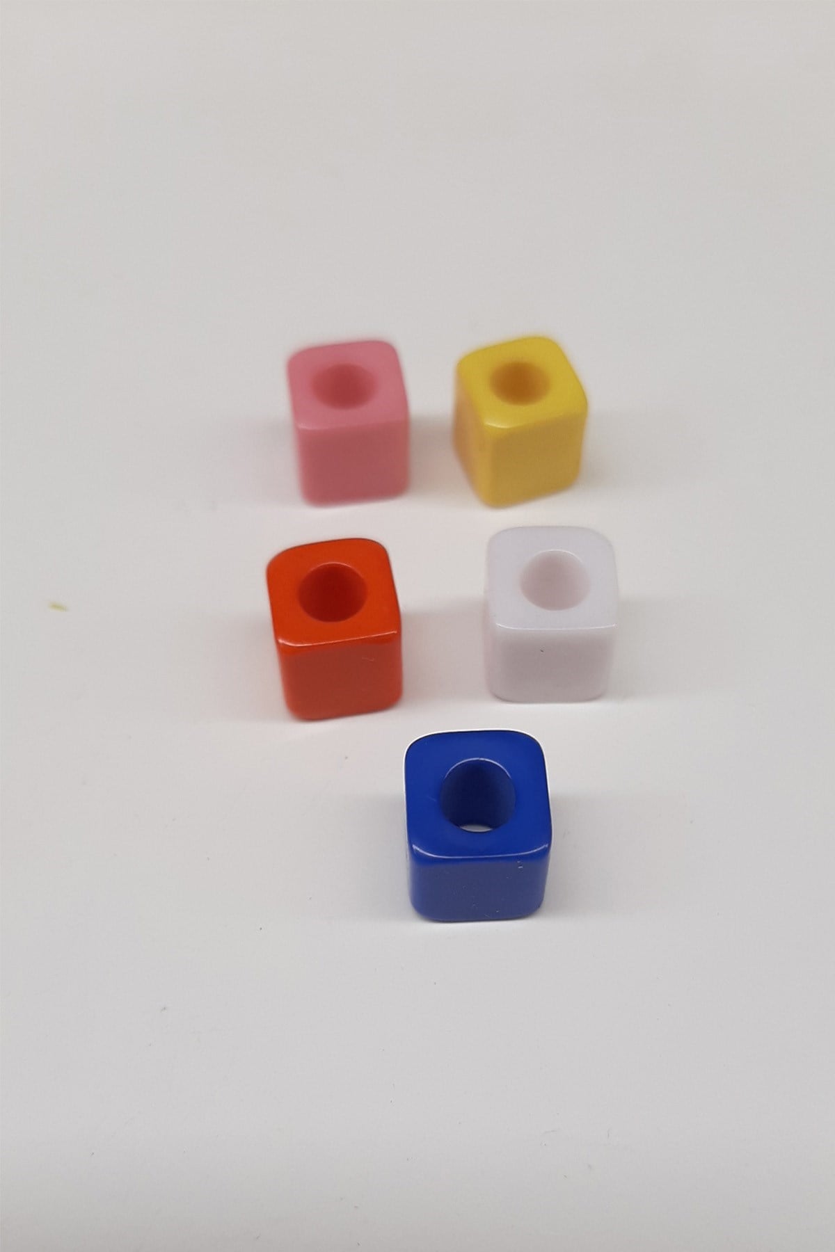 Rengarenk Plastik Kare Küp Boncuk