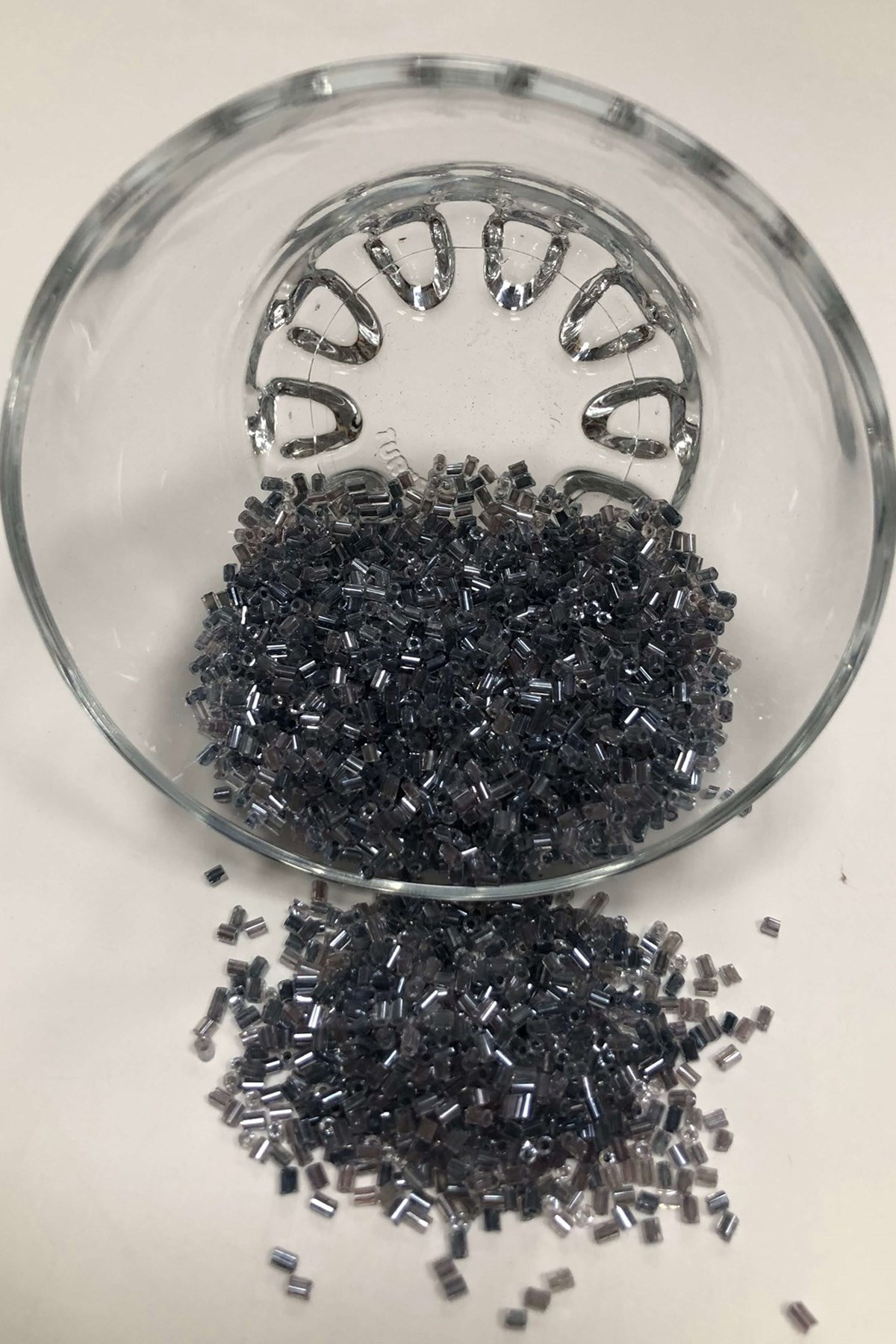 Şeffaf Antrasit Kesme Boncuk (2-2,5mm)
