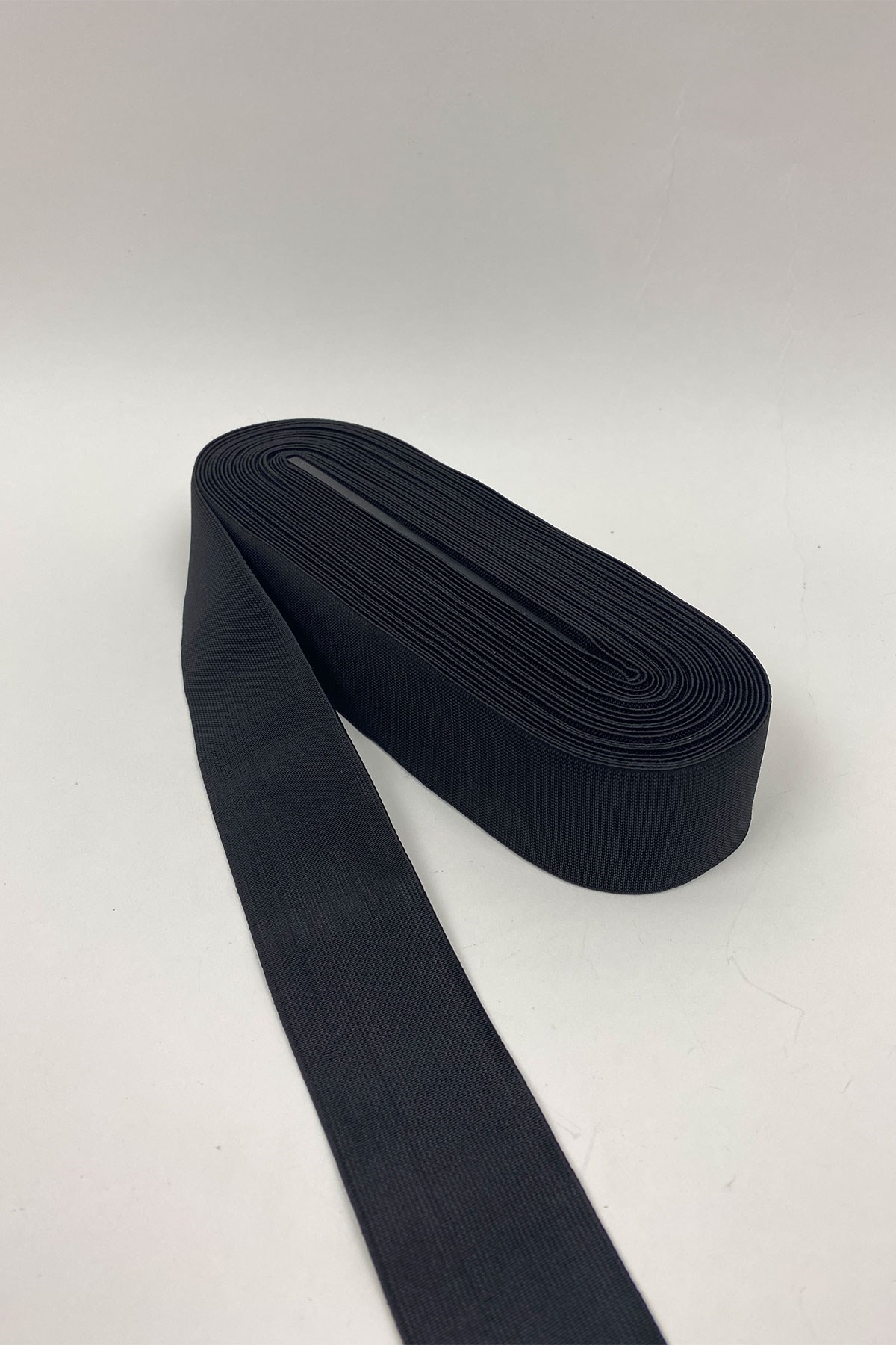 Siyah Yassı Lastik 4 cm 10 mt