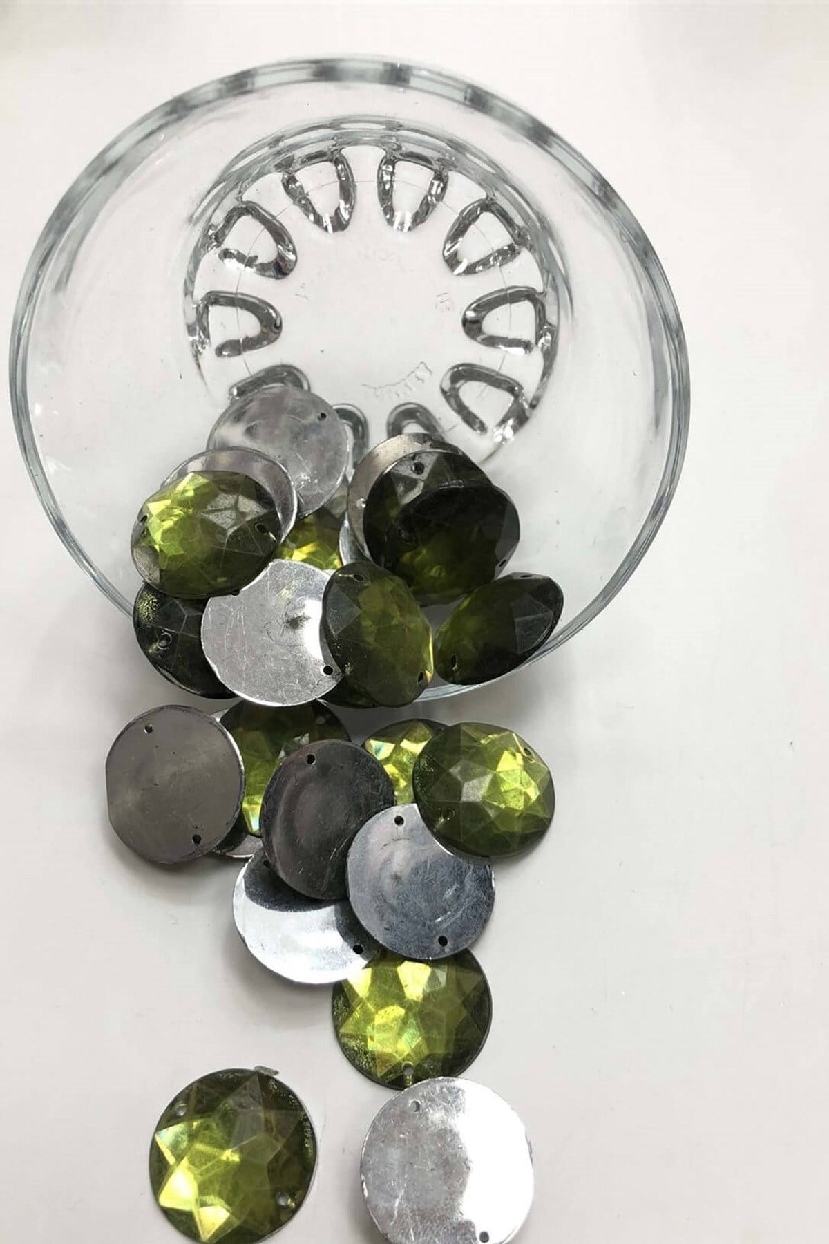 Açık Yeşil Yuvarlak Plastik Dikme Taş 20 adet 