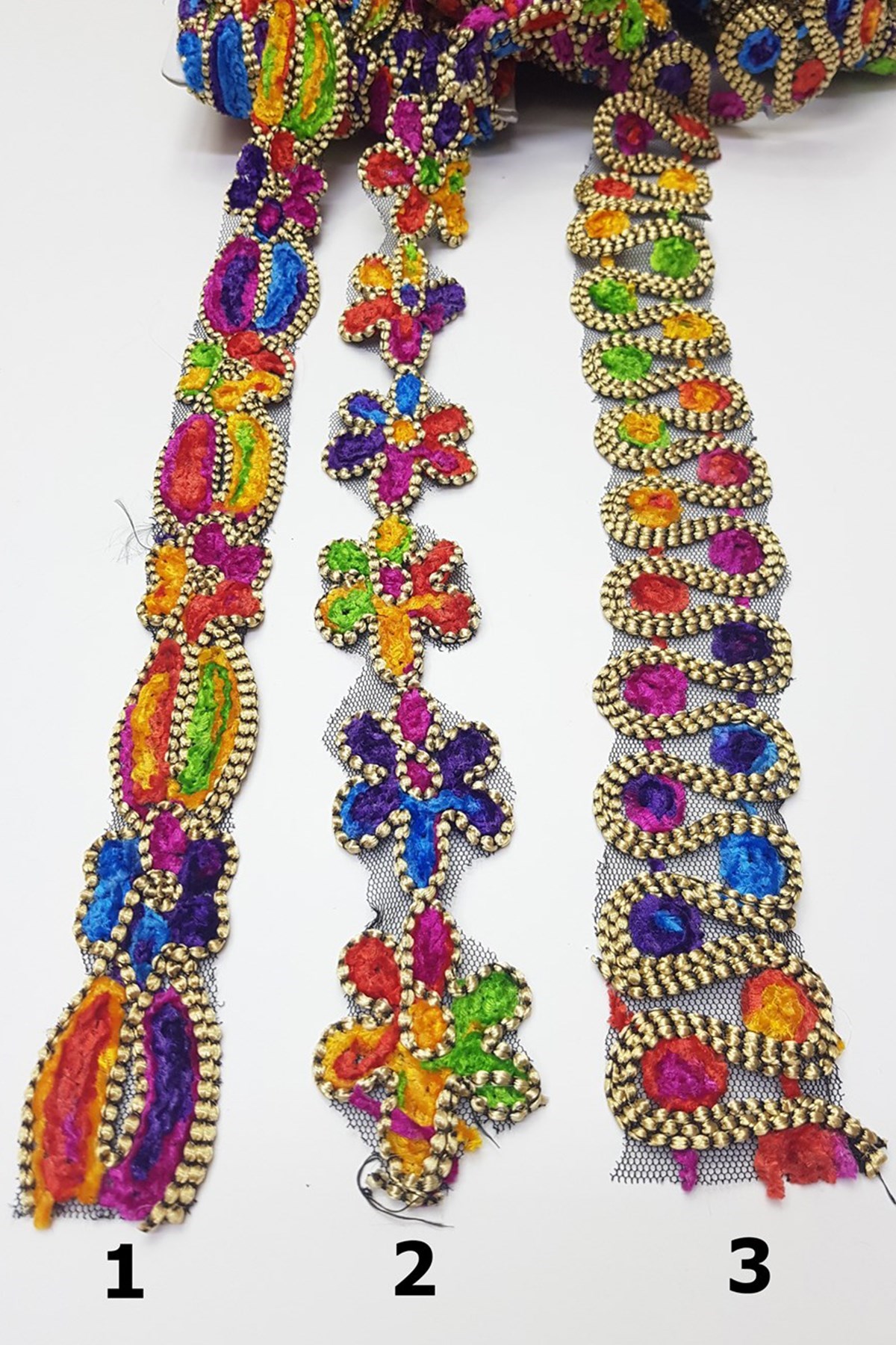 Antik Desenli Çok Renkli Şerit 3-4 cm