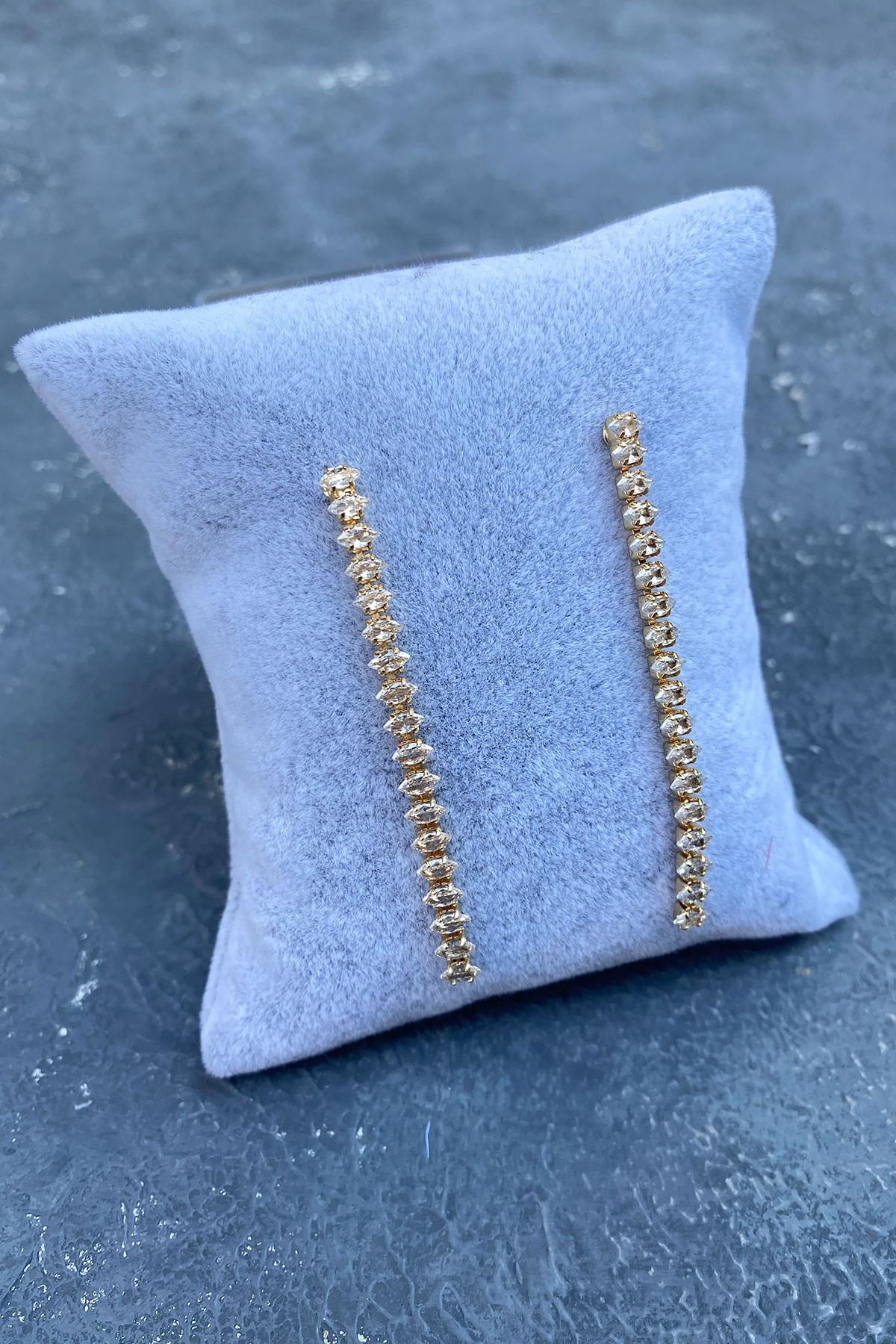 Baget Mekik Taşlı Gold Detaylı Küpe