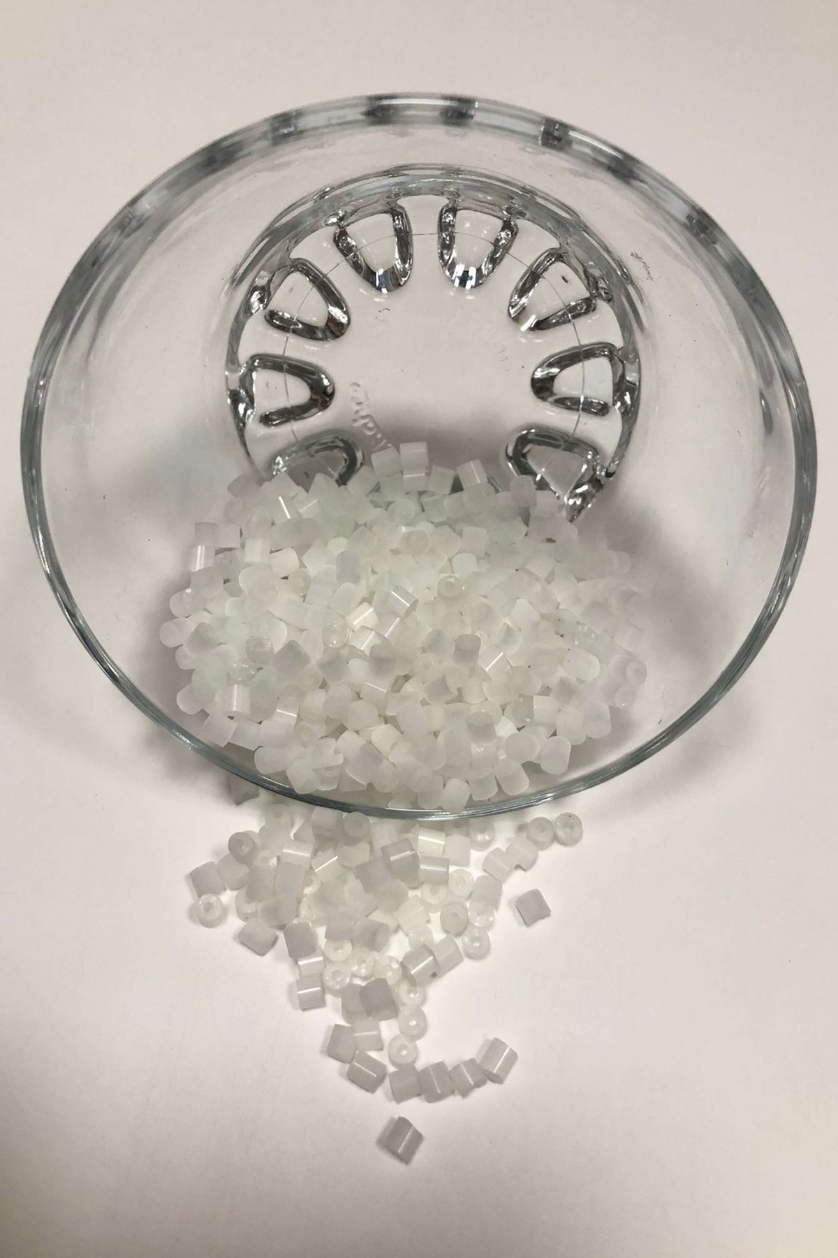 Beyaz İri Sedef Kesme Boncuk (2-2,5mm)