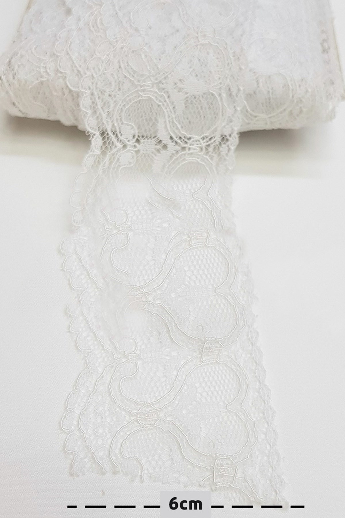 Beyaz Kolalı Kuğu Dantel 6 cm
