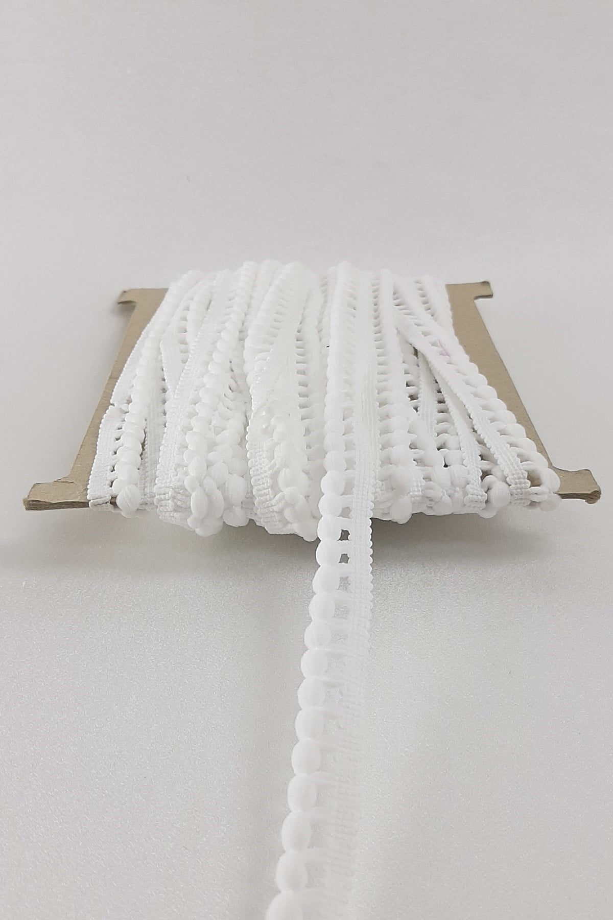 Beyaz Küçük Şerit Ponpon