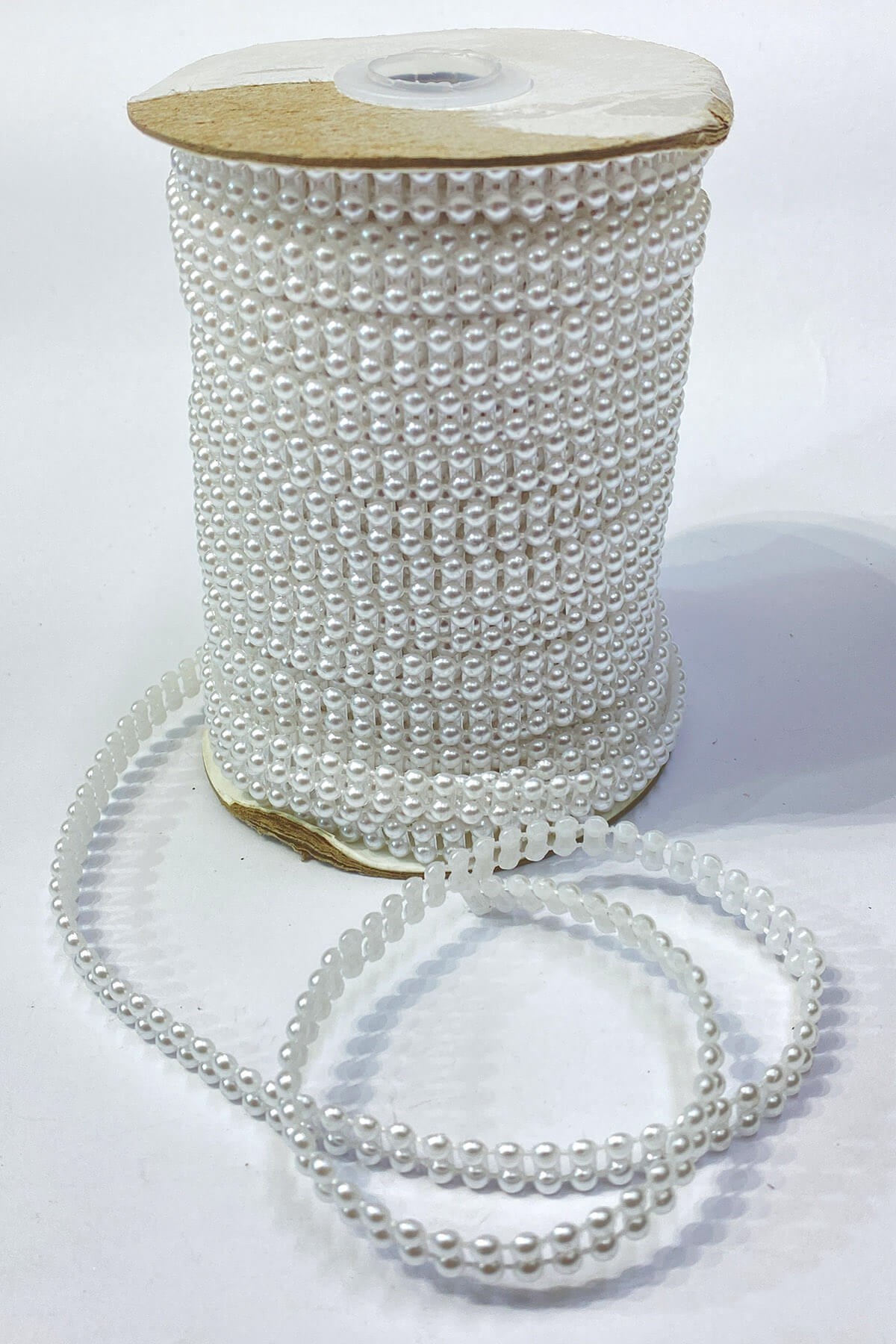 Beyaz Plastik Çift Sıralı Şerit Yarım İnci 4 mm 10 mt