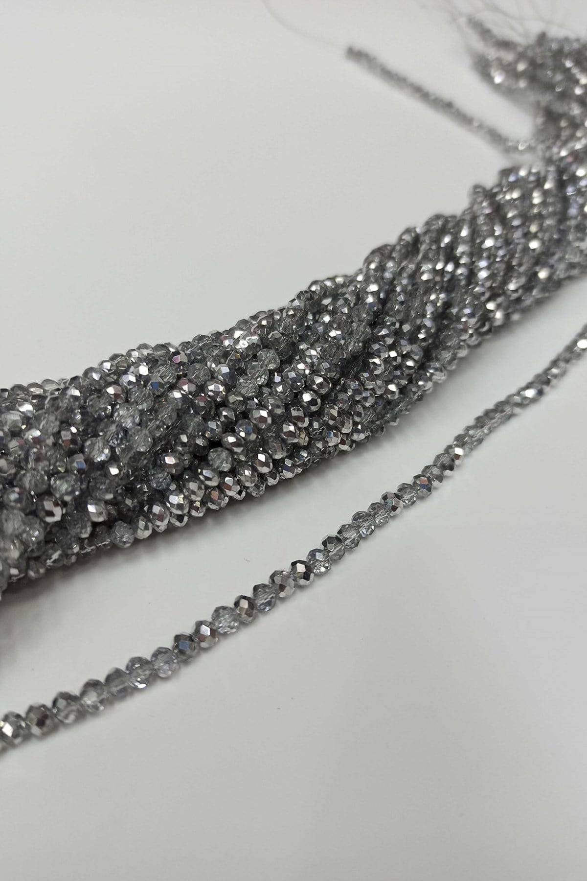 Gri Kristal Boncuk 4 mm