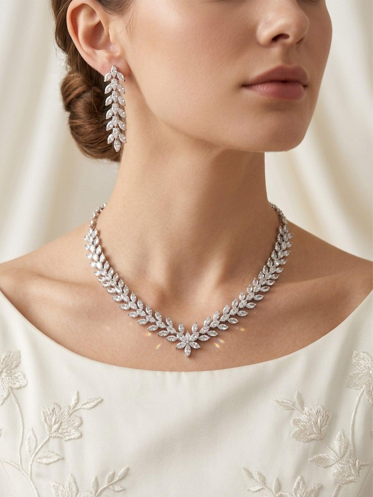 Gümüş Rengi Damla Model Zirkon Taşlı Kolye Küpe Bileklik Set Abiye Şık Takı