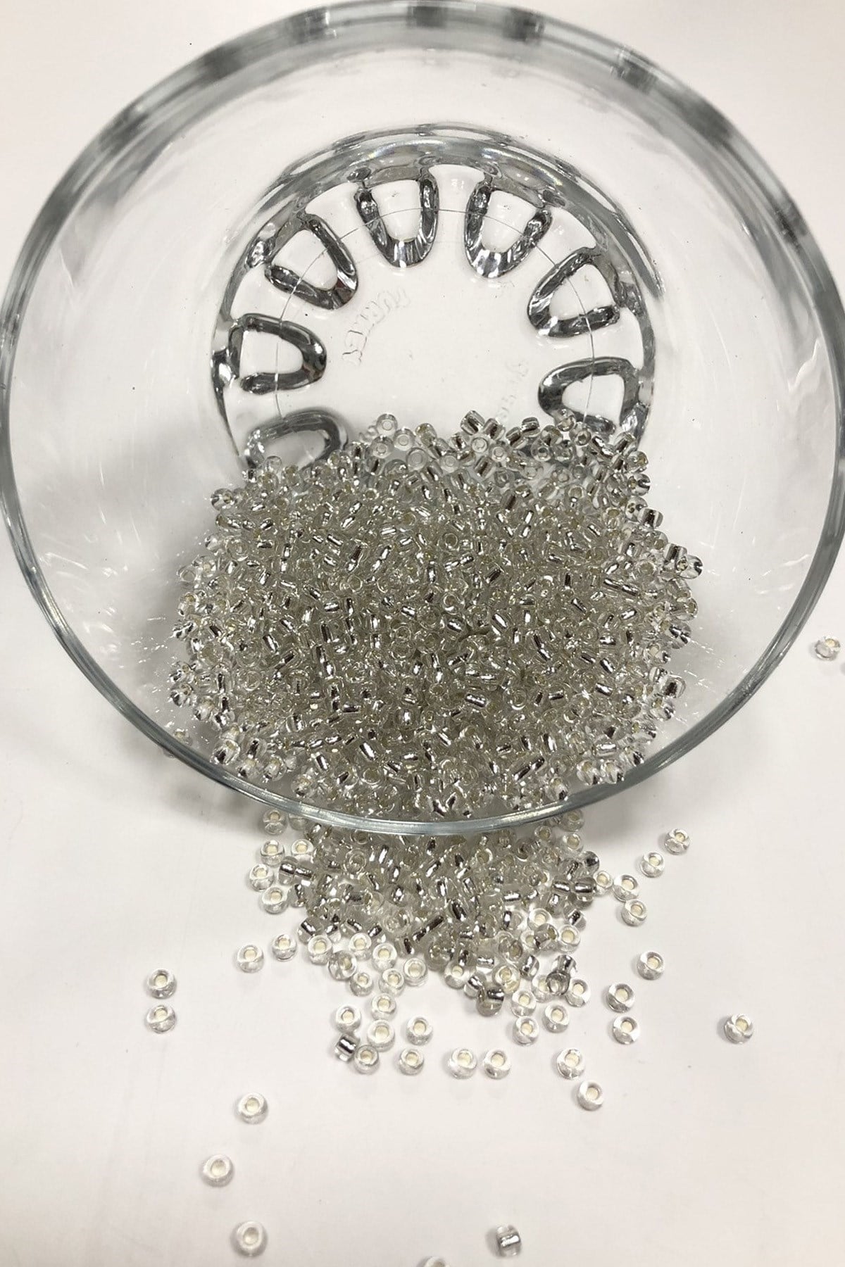 Gümüş Renk Kum Boncuk 2 mm 50 Grm
