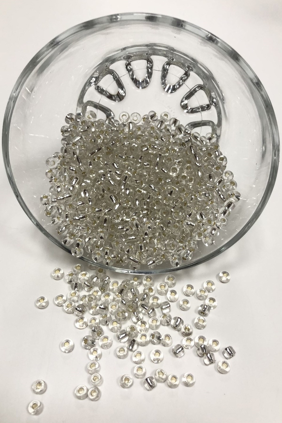 Gümüş Renk Kum Boncuk 4 mm 50 gr