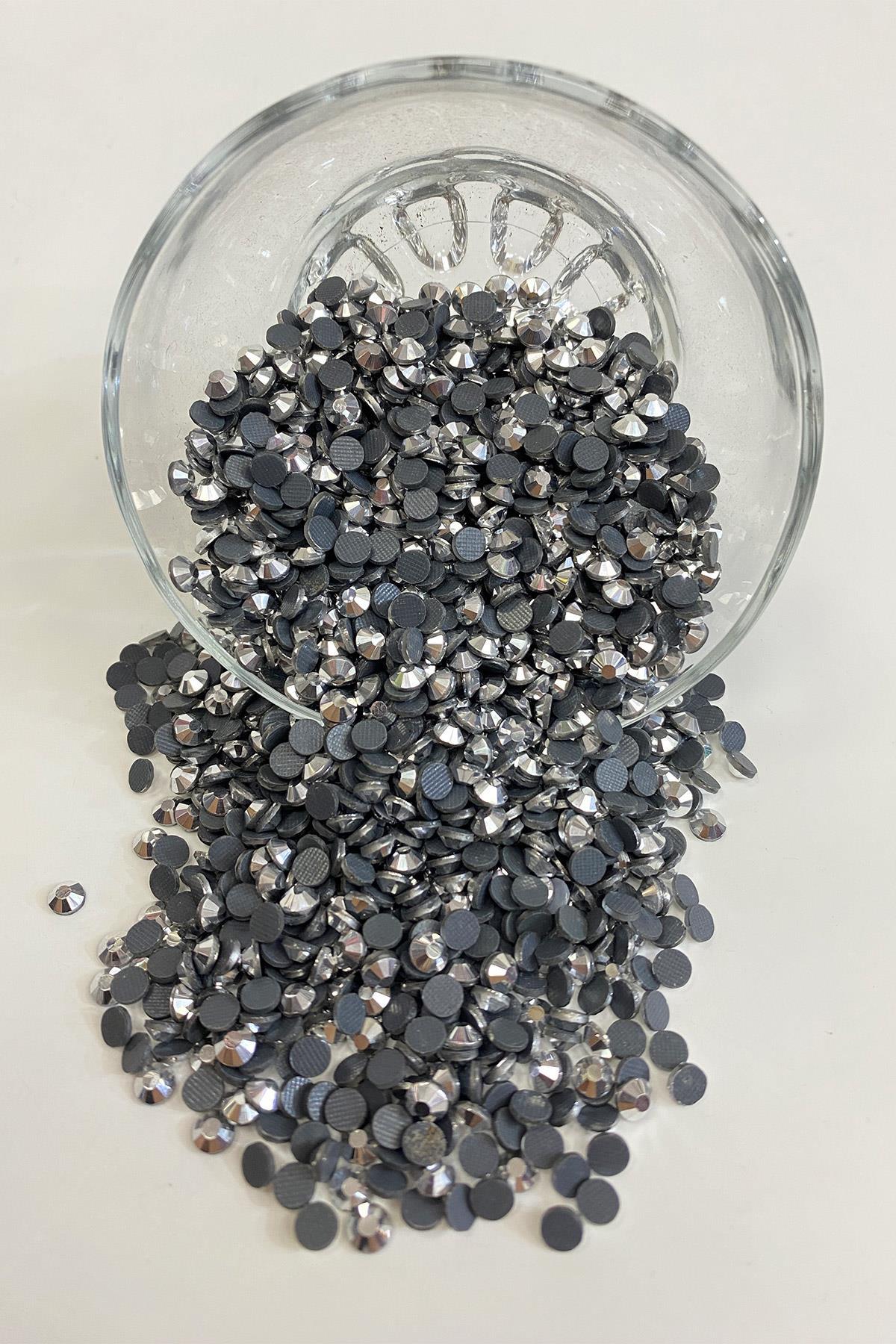 Kaplama Gümüş Ütüyle Yapışan Boncuk Ss20 5mm Yapıştırma Taş 25 grm