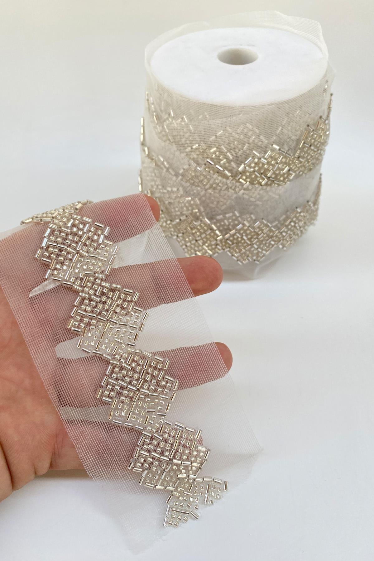 Kırık Boncuk İşlemeli Şerit Bordür