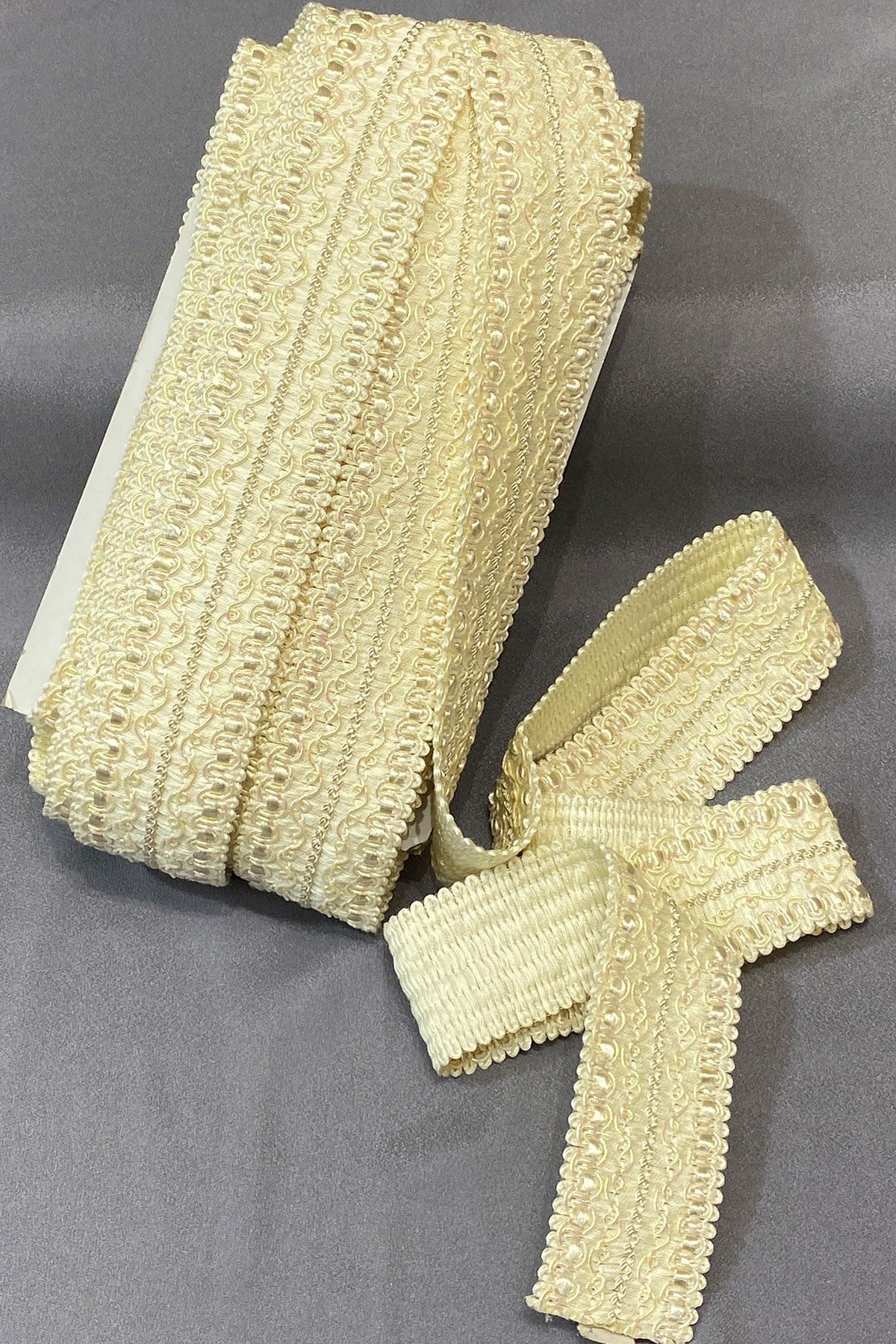 Krem Geniş Simli Su Taşı Şerit