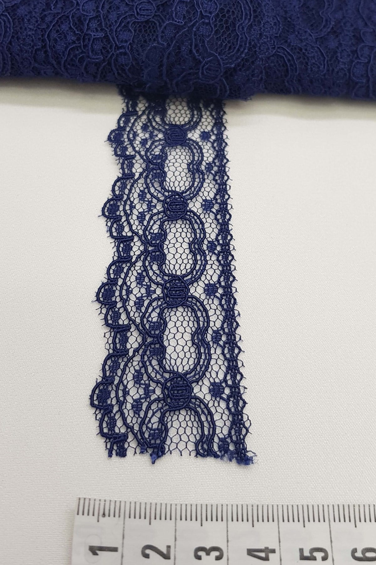 Lacivert Kolalı Kuğu Dantel