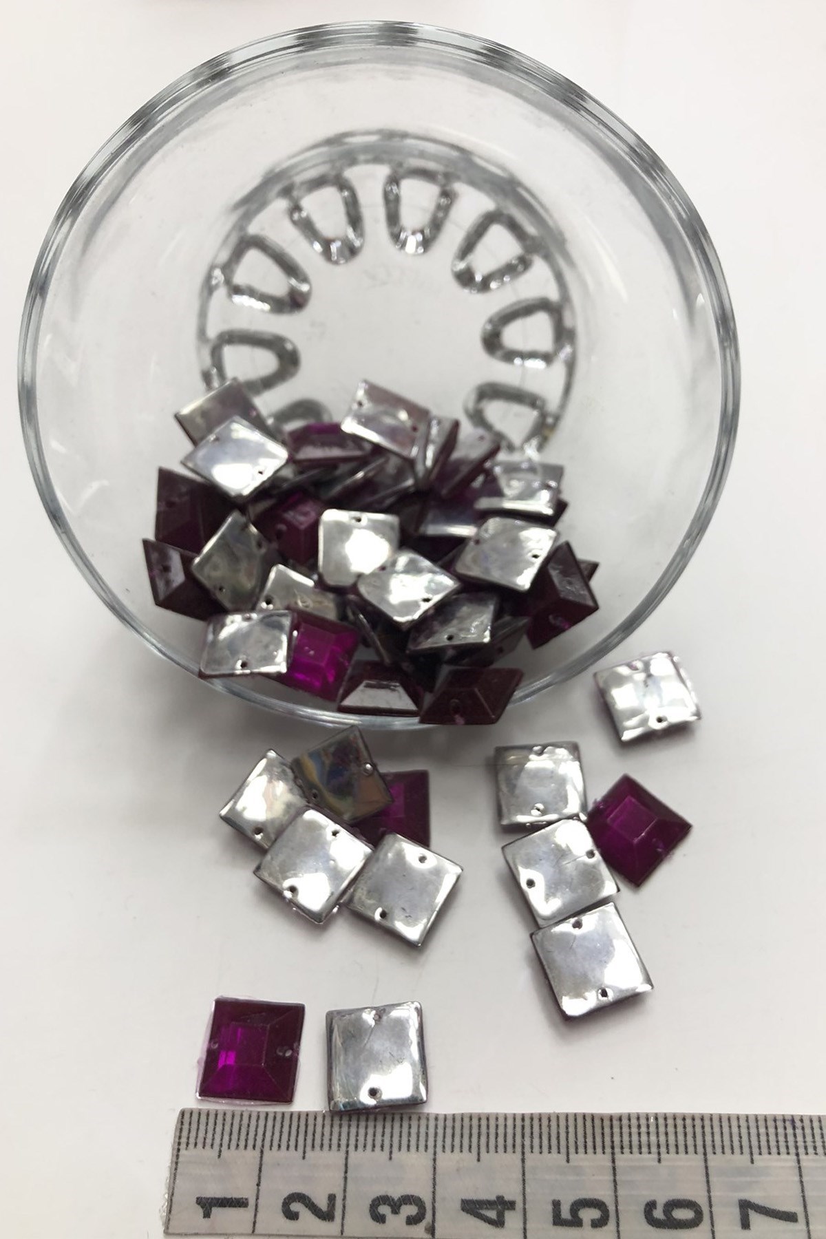 Mürdüm Kare Plastik Dikme Taş 20 gr
