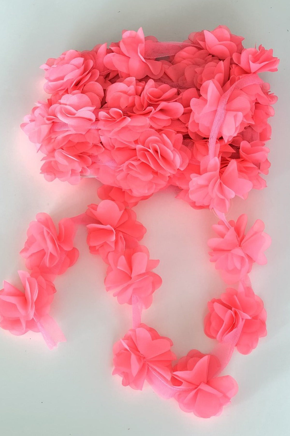 Neon Pembe Lazer Kesim Şifon Tül Çiçek