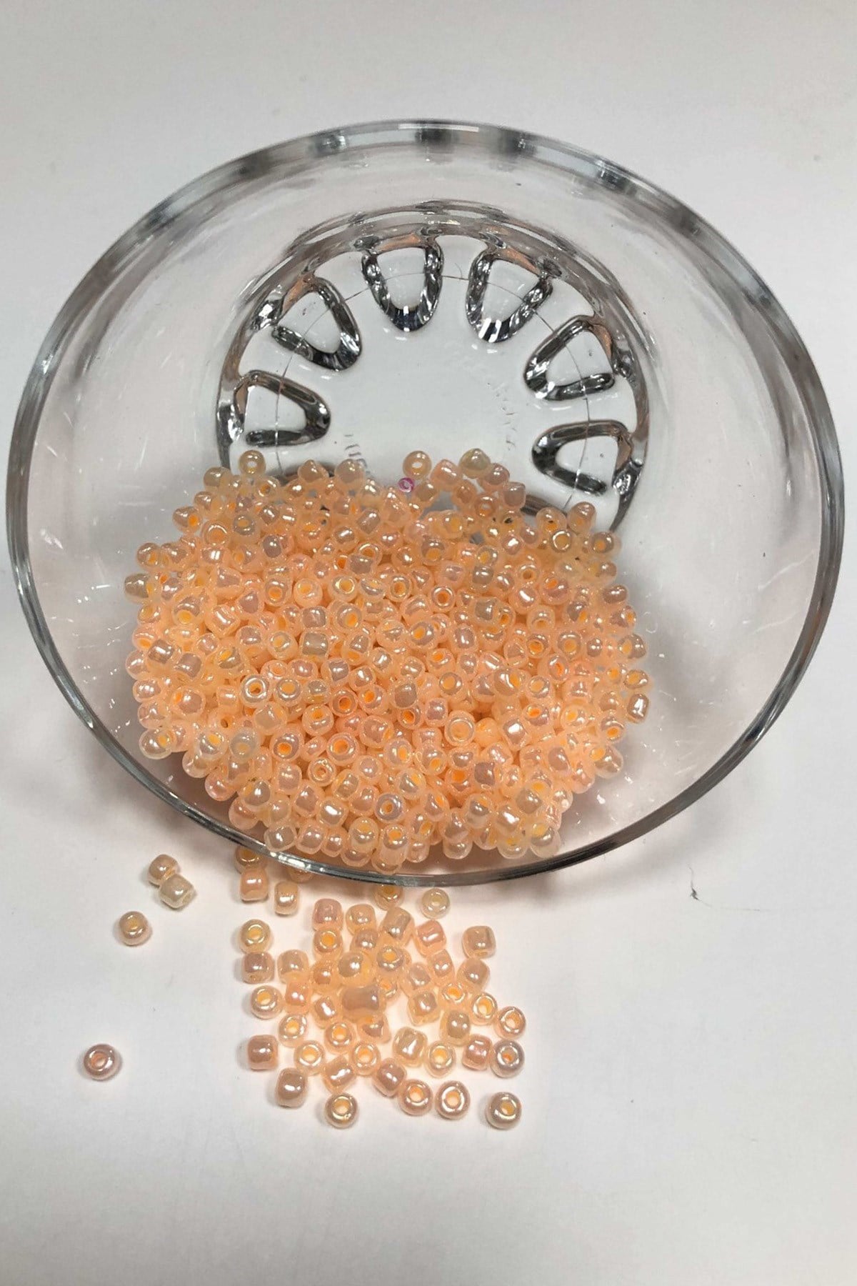 Parlak Yavruağzı Kum Boncuk Orta Boy 4 mm 50 gr