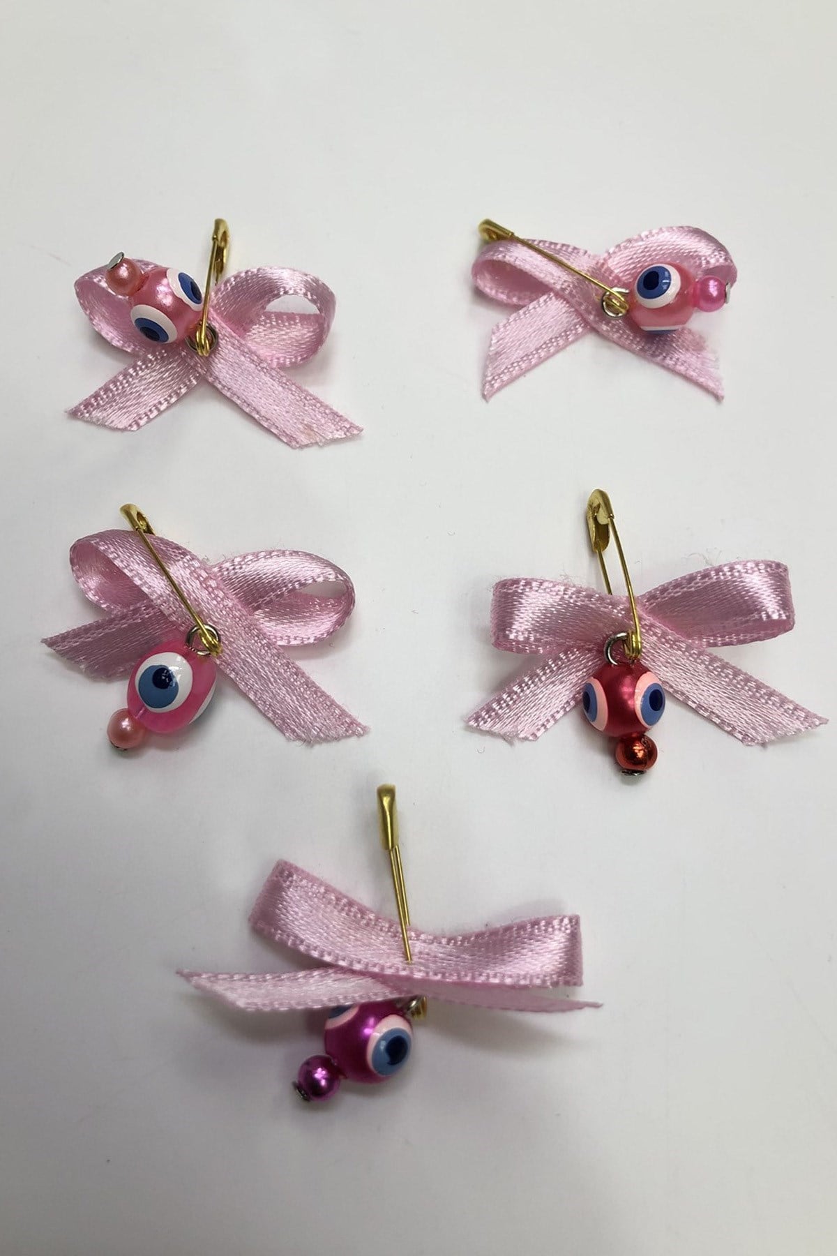 Pembe Fiyonklu Çengel İğneli Nazar Boncugu