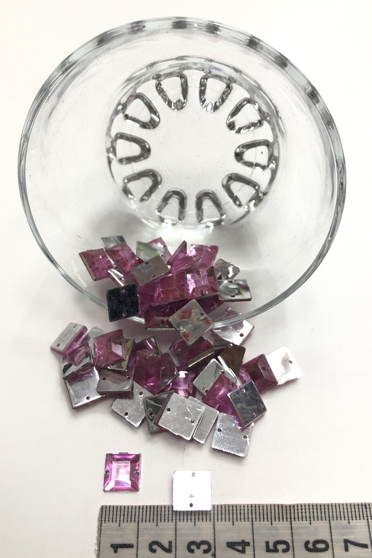 Pembe Kare Plastik Dikme Taş 20 gr