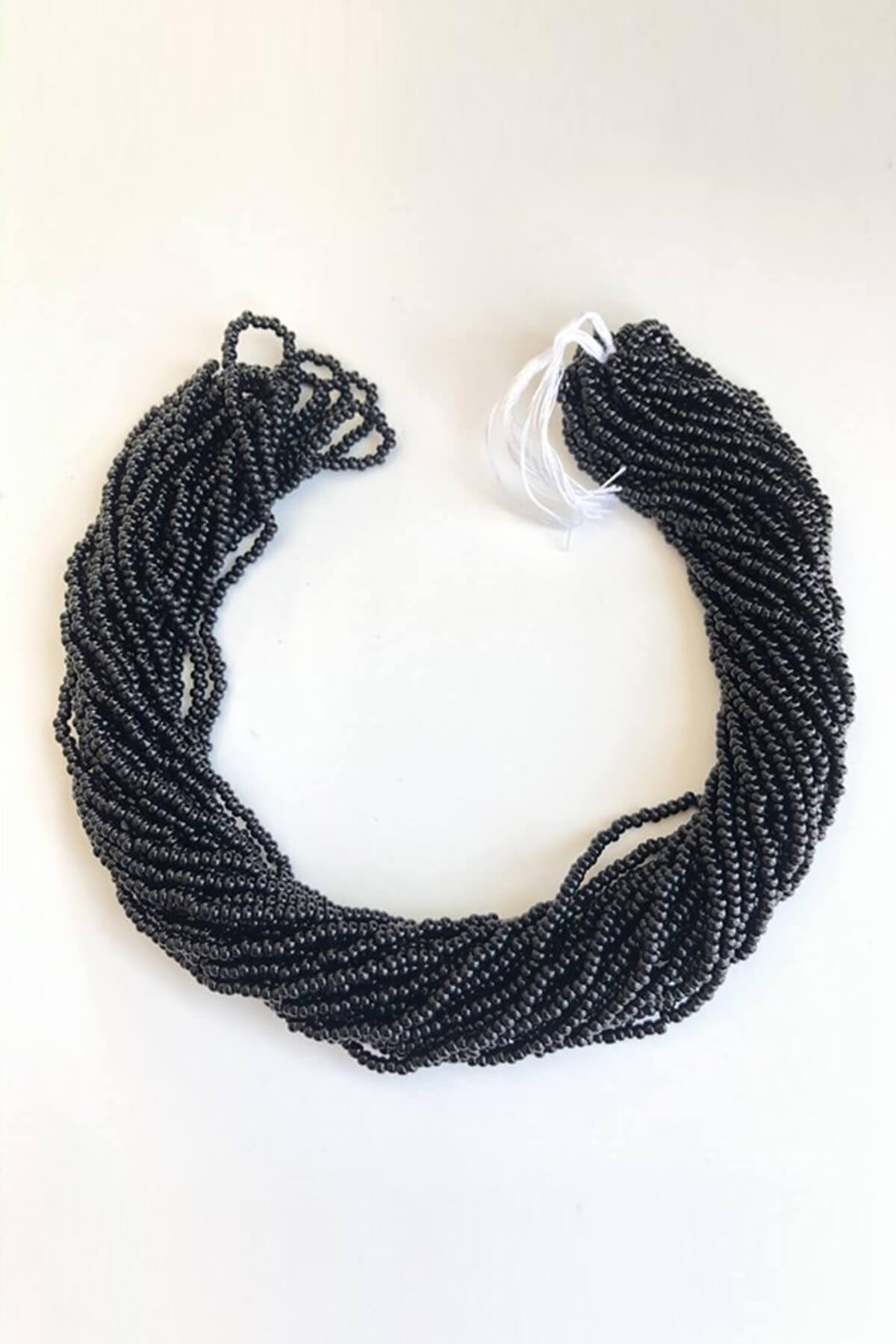 Sade Siyah Dizi Kum Boncuk 2 mm