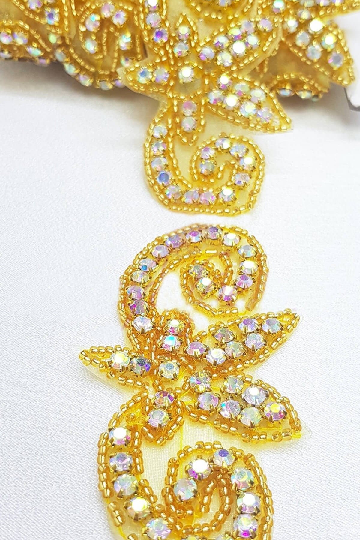 Sarı Janjanlı Çiçek Kristal Taşlı Ütüyle Yapışan Şerit