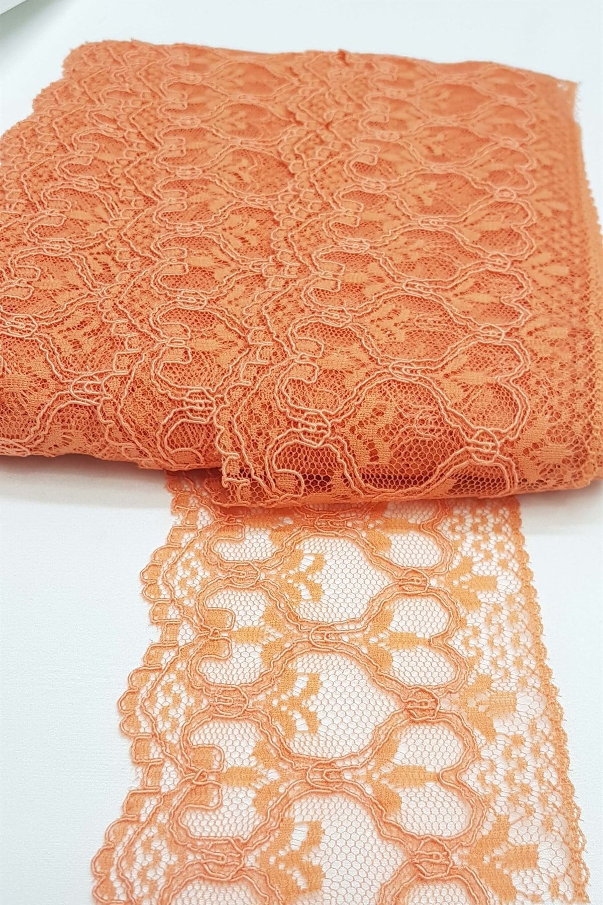 Turuncu Kolalı Kuğu Dantel Şerit