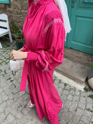 elbs-1210H&R ButikKol Nakış Elbise Fushya